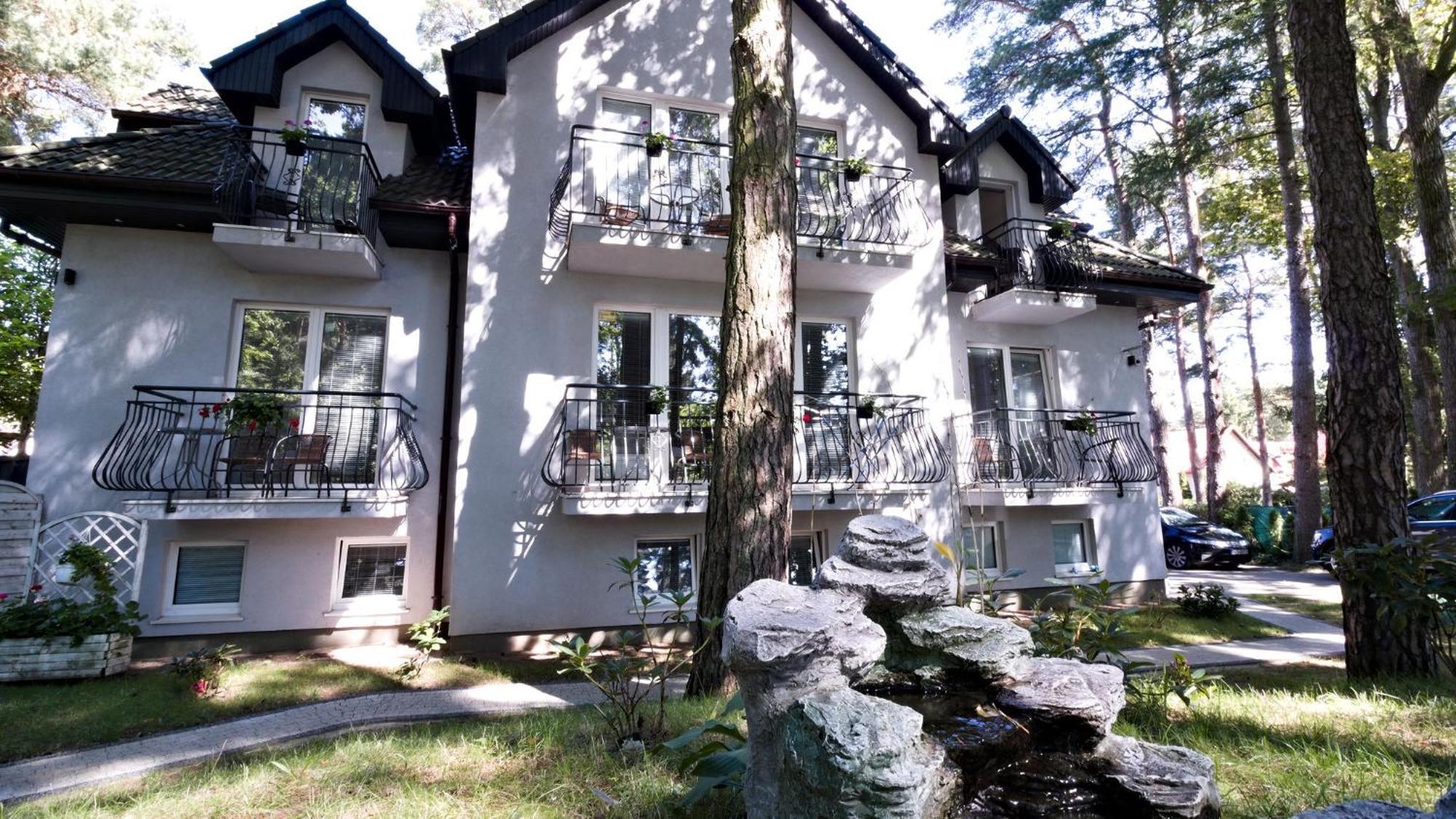 Lc Pokoje & Apartamenty Pobierowo Exterior foto
